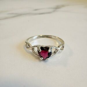 Vintage 90s AVON Sterling Silver 925 Heart-Shaped Garnet Ring Size 8 NIB